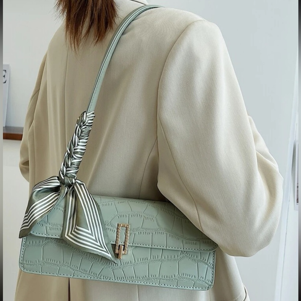 Crocodile Embossed Flap Square Shoulder bag
